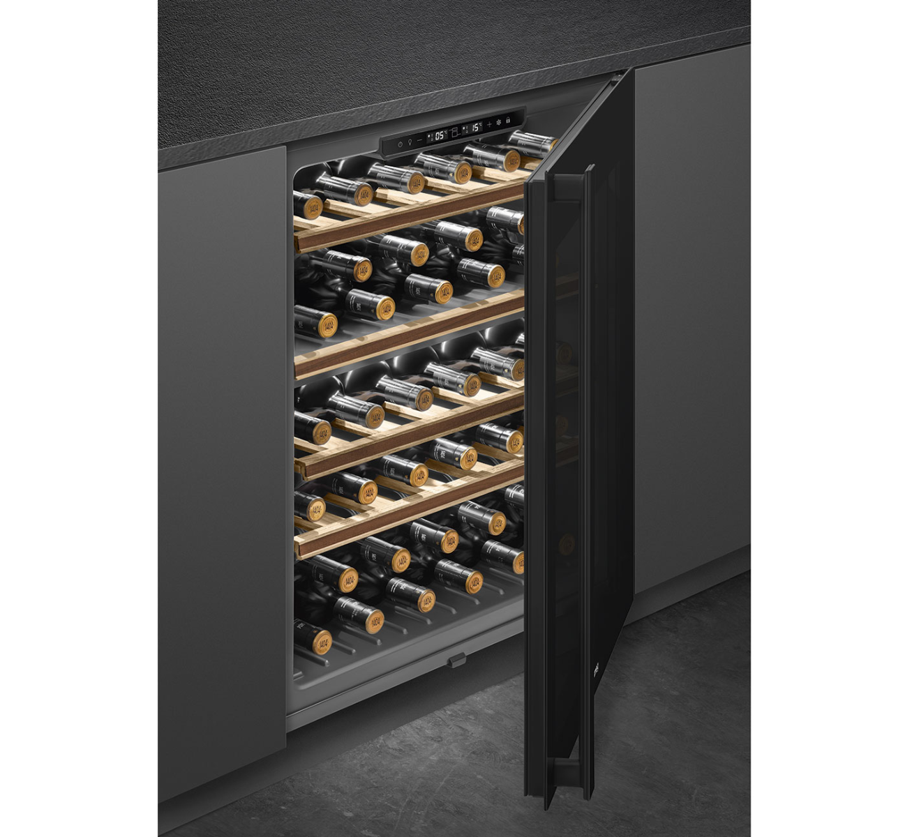 Smeg Black/Red Cvi638rn3 Freestanding Wine Cooler