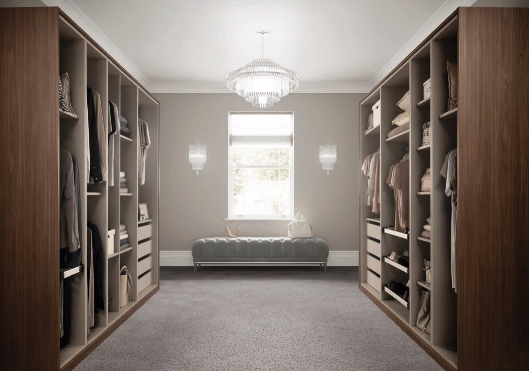 Say Goodbye to Clutter: How Fitted Wardrobes Simplify Storage